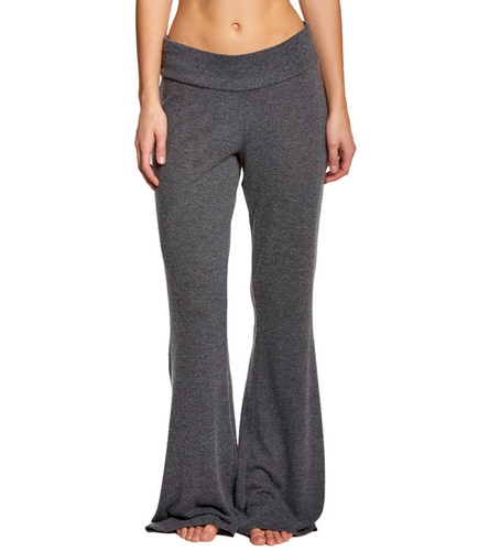 Alo Yoga Flare Yoga Pants at YogaOutlet.com - Free Shipping