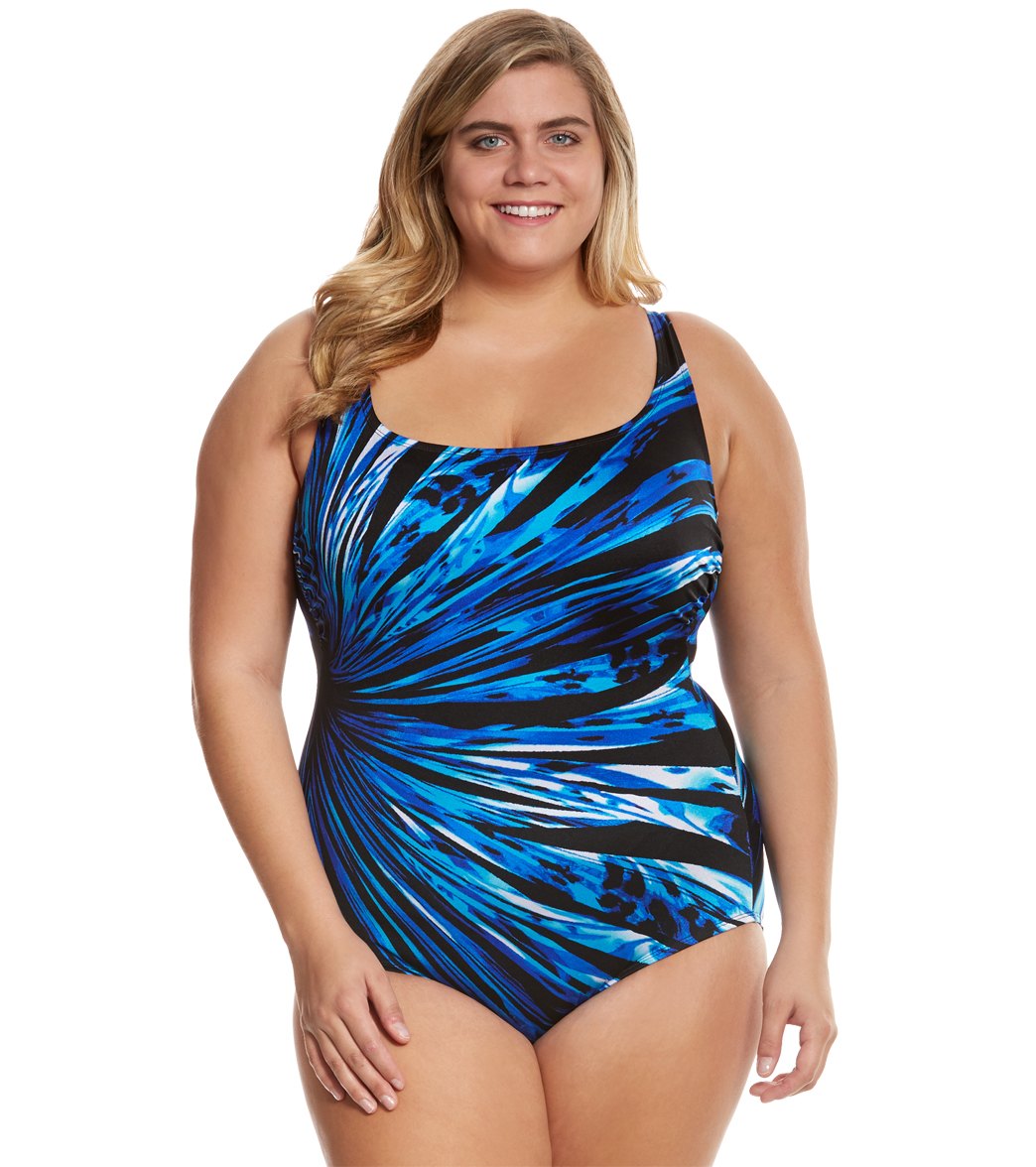 how-to-choose-flattering-plus-size-swimwear